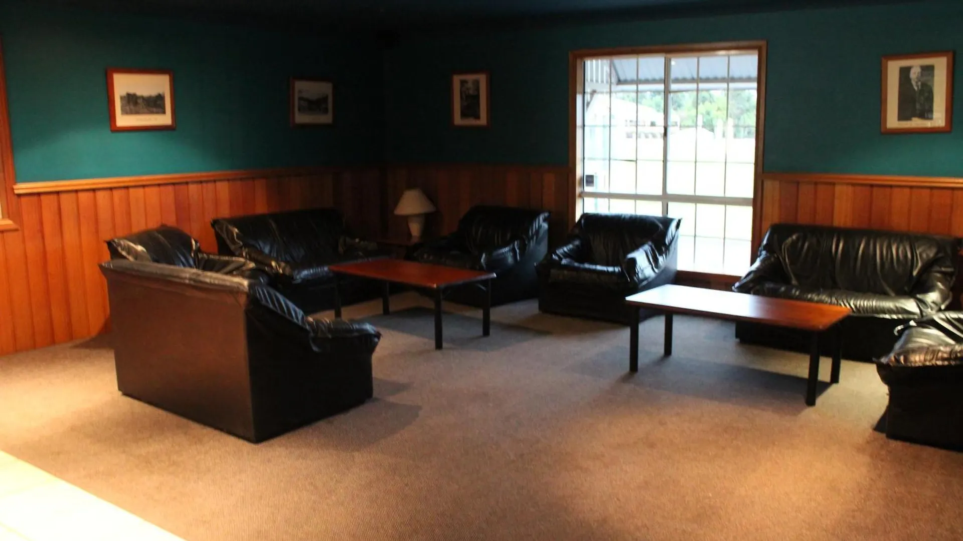 Tully Motel