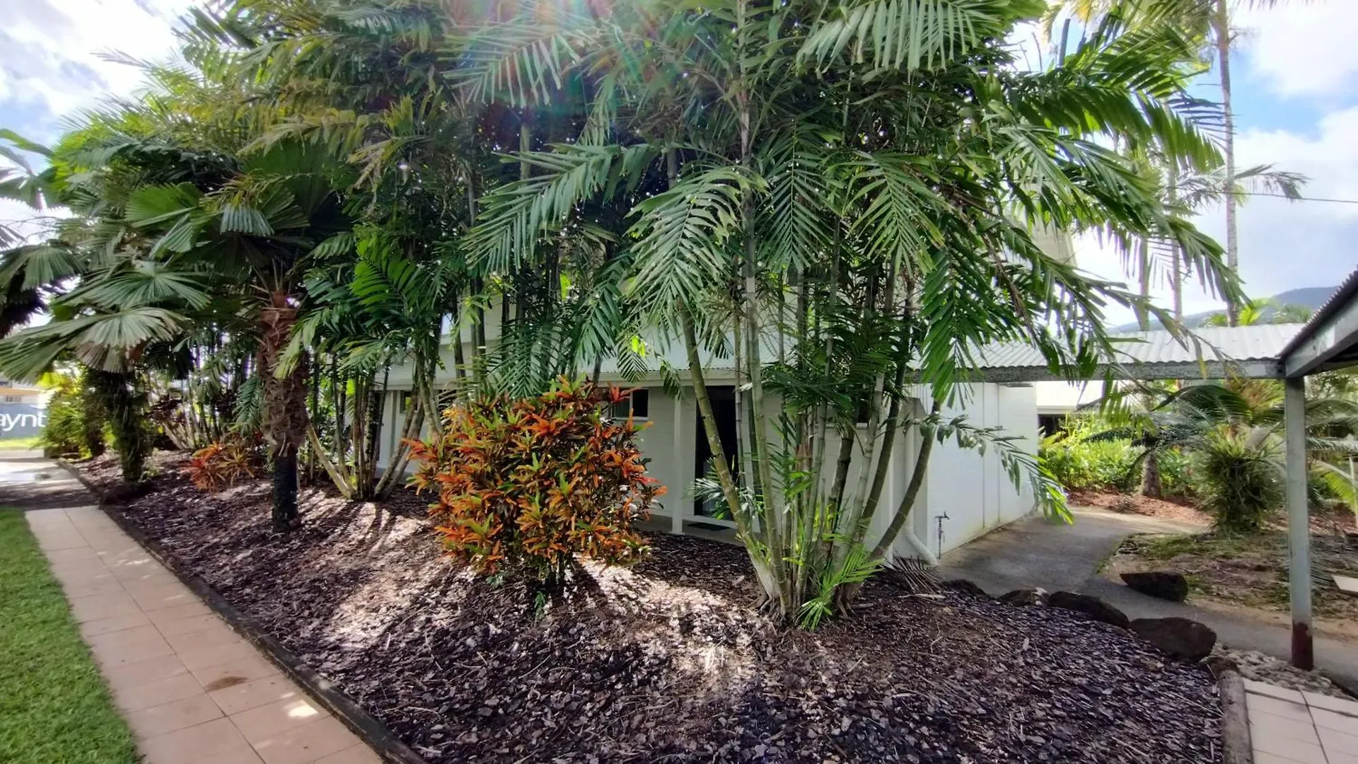 Tully Motel